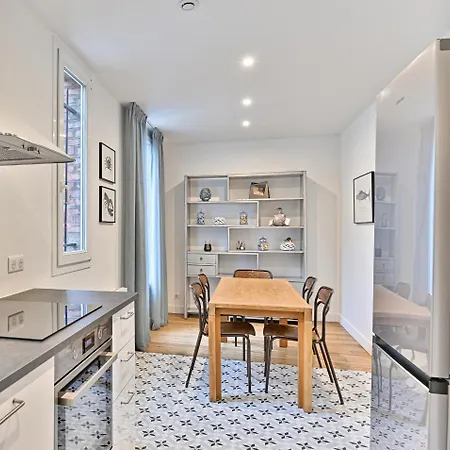 Sublime 2p A 15 Min Du Centre De Paris. Courbevoie