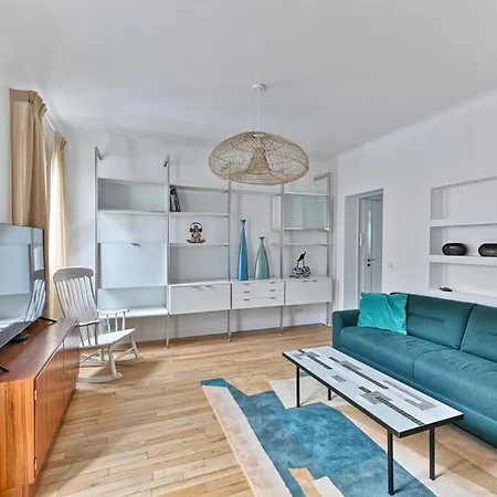 Daire Sublime 2p A 15 Min Du Centre De Paris. *